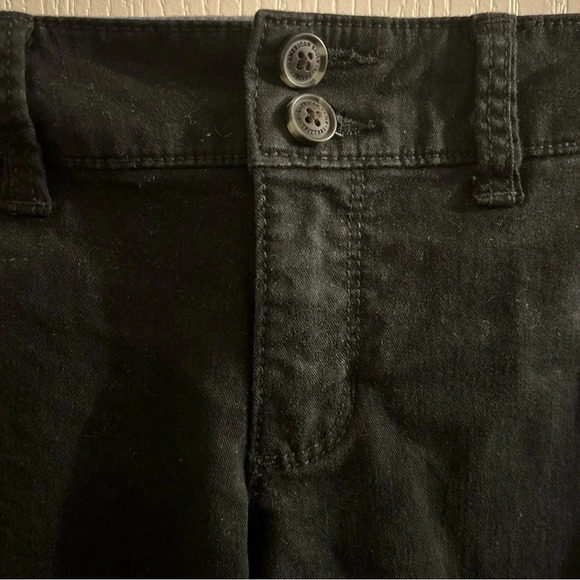 American Eagle chino Black Stretch Shorts Size 2 flattering fit EUC - Picture 3 of 7